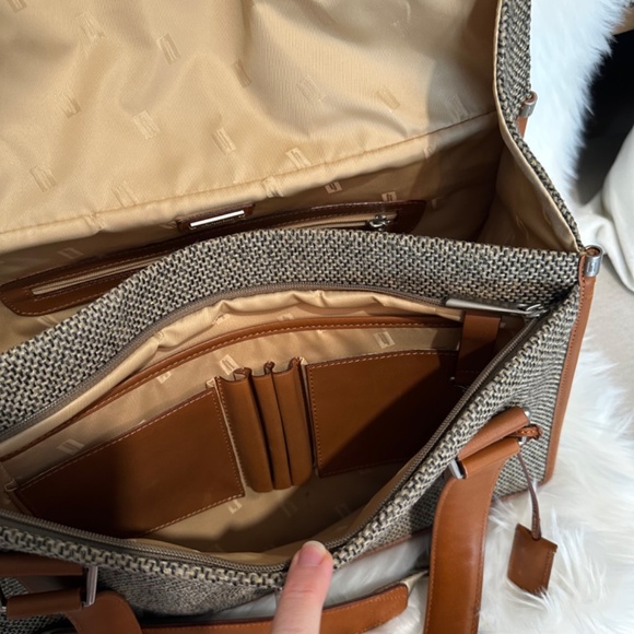 Hartmann Tweed and Leather Briefcase / Satchel (100% authentic) - Picture 15 of 16